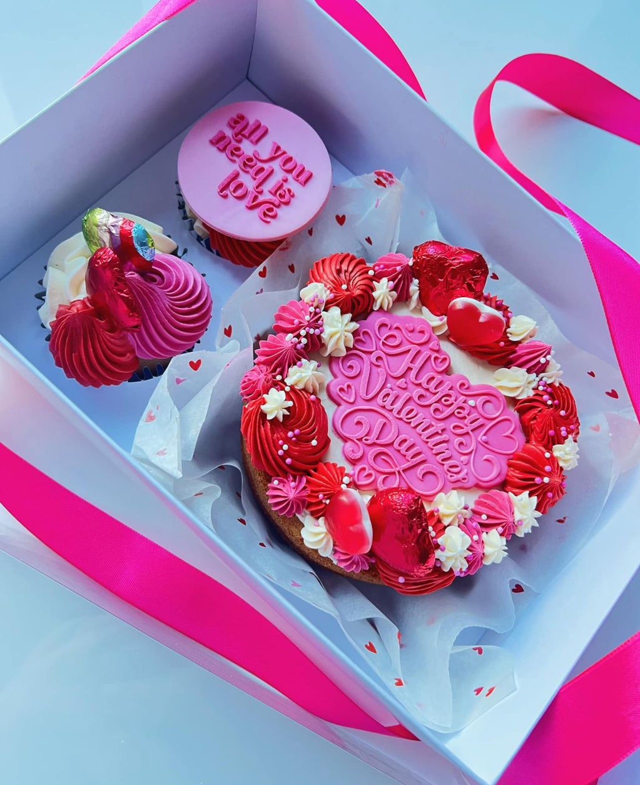 Mini Bento Box for 2 Cupcakes and Mini Cake (wholesale) image 1