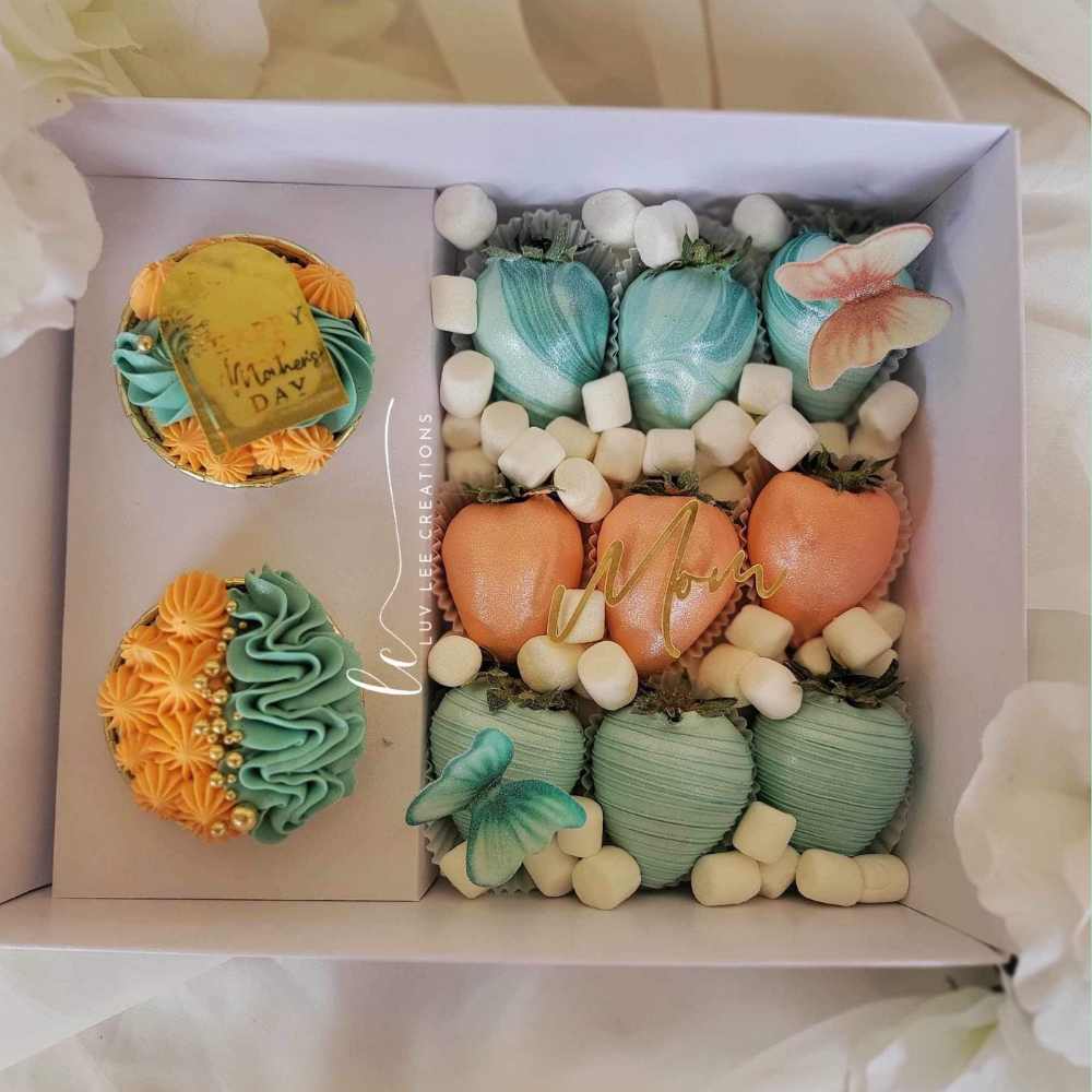 Multi-Purpose Treat Box with 2 Cupcake Cavities, White Insert, and Clear Lid image 3